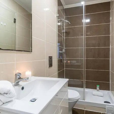 Big In The Heart Of Close To Intendente Apartment
